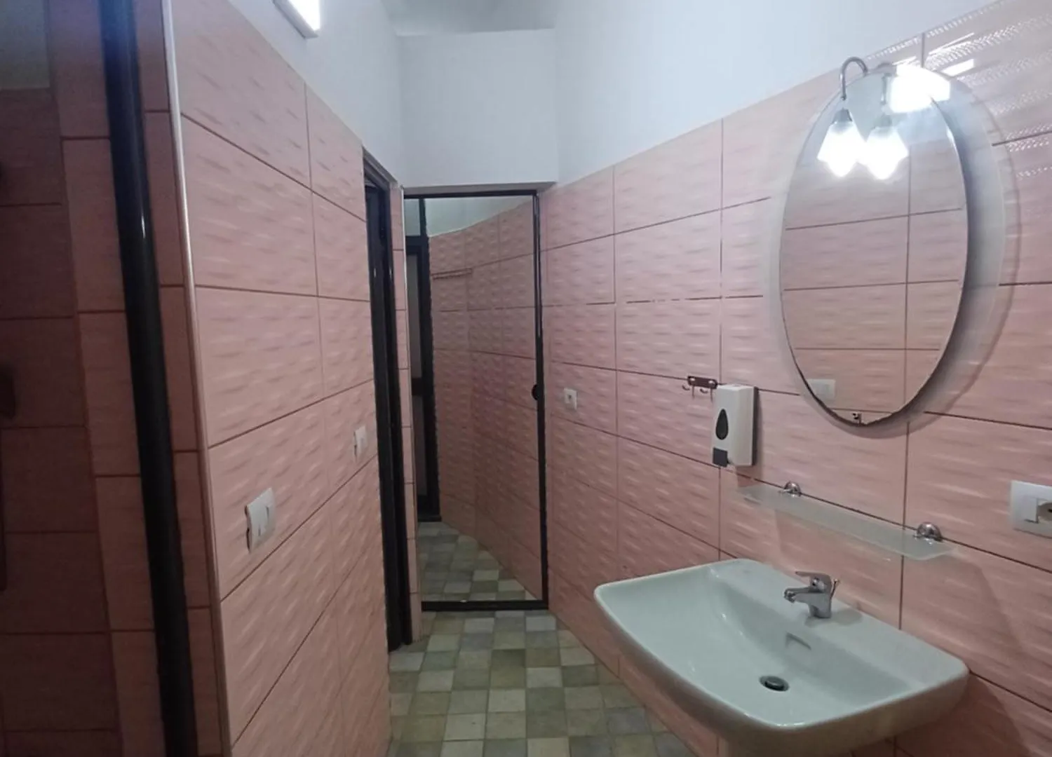 Vandrarhem Villa Shqipnia Shkodër